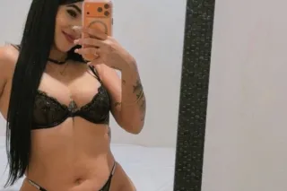 Beautiful girl hot🔥💋 - Image 1