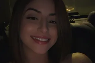 sexy petite islander 🫦 - Image 2