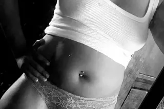 sexy young n here to spoil you... - Image 1