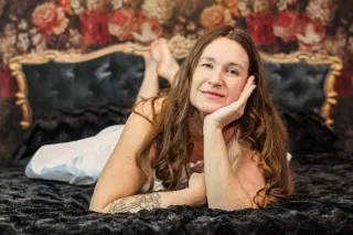 Come Warm up w/ the Hottest Lady in Town Kelly from the midwest near time square - Image 3