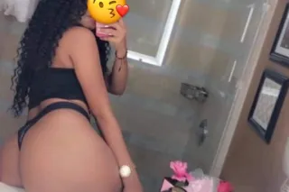 Hot 😍Latina - Image 1